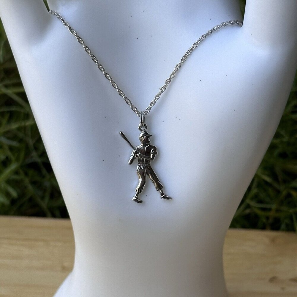 VTG Bracelet 7.75 Inch Baseball Softball Player Charm 925 Sterling Silver‎ 2.1g